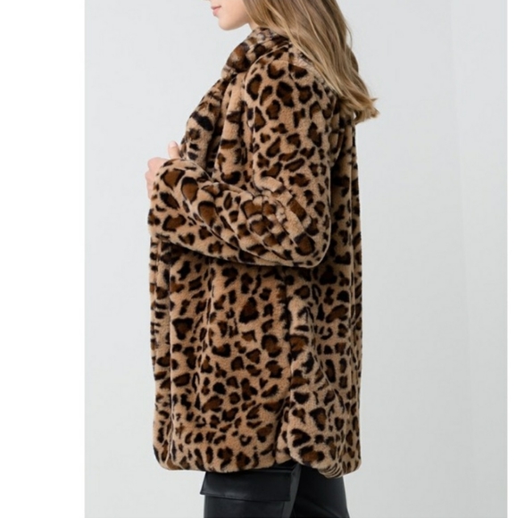 Leopard Faux Fur coat - Picture 8 of 9